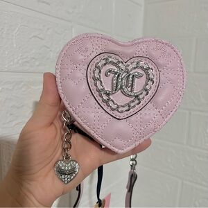 Juicy Couture V-Chain My heart Zip Around Mini Heart Crossbody Shoulder Bag